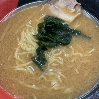 胡麻とゼラチンでコクアップ！味噌ラーメン